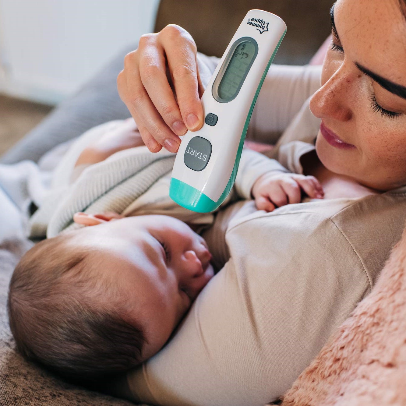 Tommee Tippee No Touch Forehead Digital Thermometer